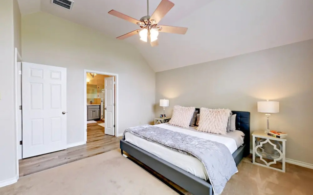 photo 5 of Dripping Springs Home 4 Bedrooms 2 Bathrooms Home