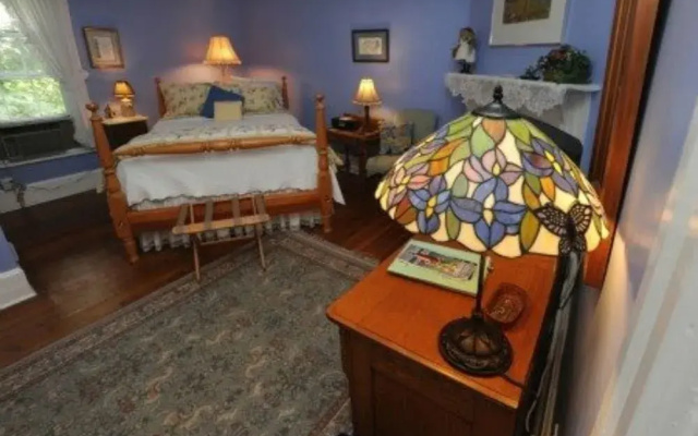 photo 3 of Dry Ridge Inn