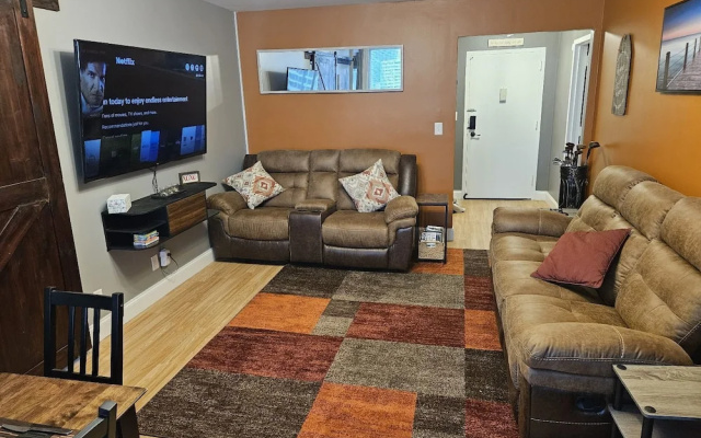 photo 3 of Perfect DTWN Condo with King beds