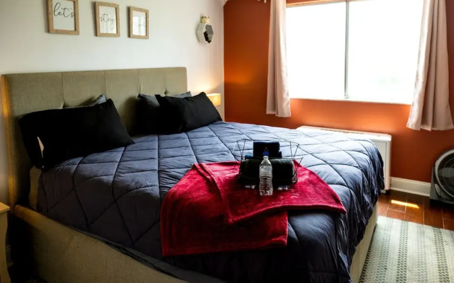 photo 4 of Perfect DTWN Condo with King beds