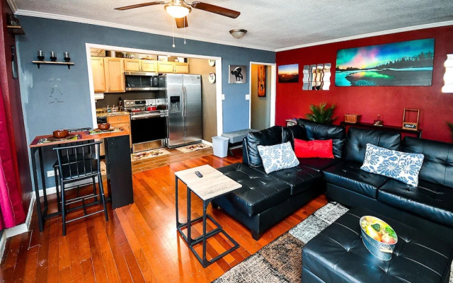photo 2 of DTWN luxury condo 99 percent Walk score