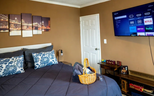 photo 4 of DTWN luxury condo 99 percent Walk score