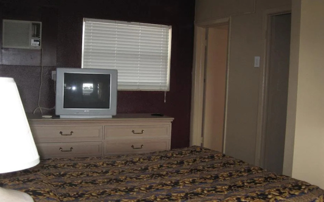 photo 3 of Dunedin Cove Motel