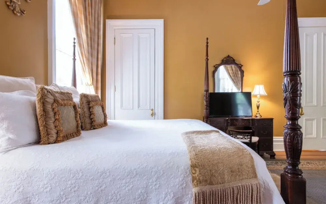 photo 3 of DuPont Mansion Bed & Breakfast
