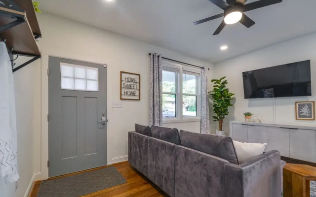 photo 2 of Durham Vacation Rental: 1 Mi to Duke University!