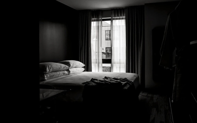photo 3 of Dutch House