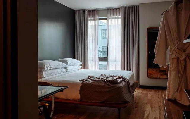 photo 5 of Dutch House