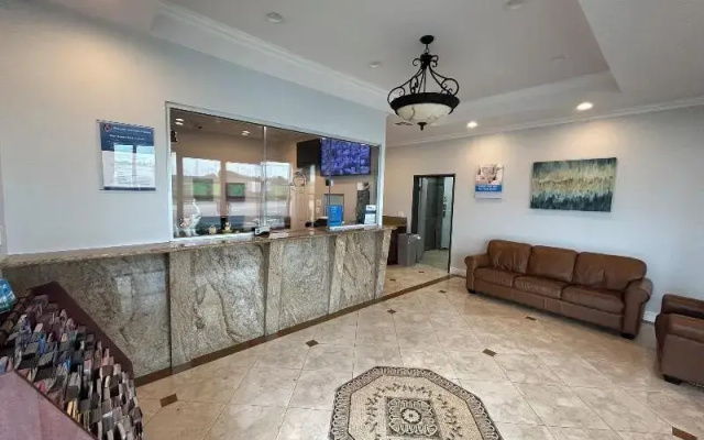 photo 2 of Studio 6 Suites Gardena, CA