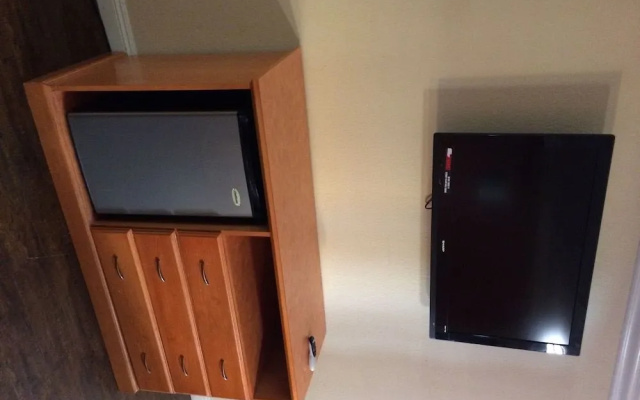 photo 3 of Studio 6 Suites Gardena, CA
