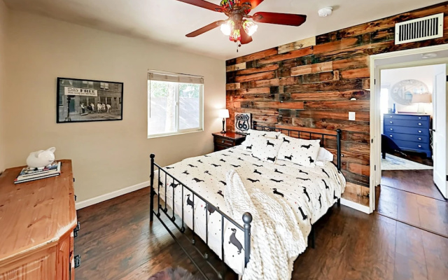 photo 2 of E Indianola - 4 Br Home