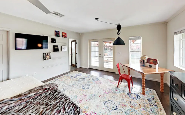 photo 4 of E Indianola - 4 Br Home