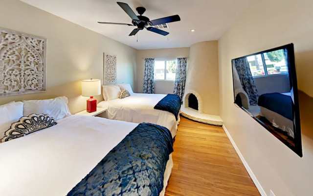 photo 4 of E Mariposa Home 4 Bedrooms 2 Bathrooms Home