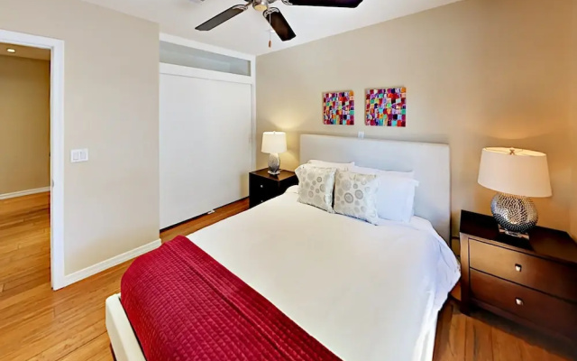 photo 5 of E Mariposa Home 4 Bedrooms 2 Bathrooms Home