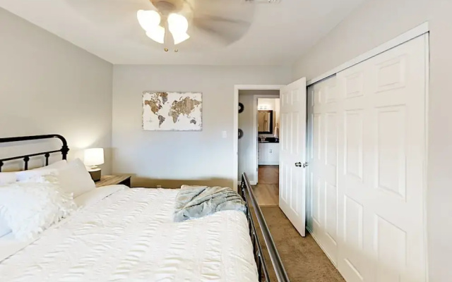 photo 2 of E Vernon - 4 Br Home