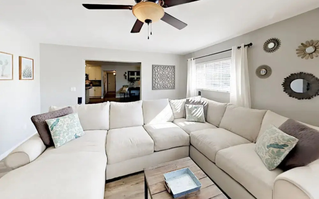 photo 5 of E Vernon - 4 Br Home