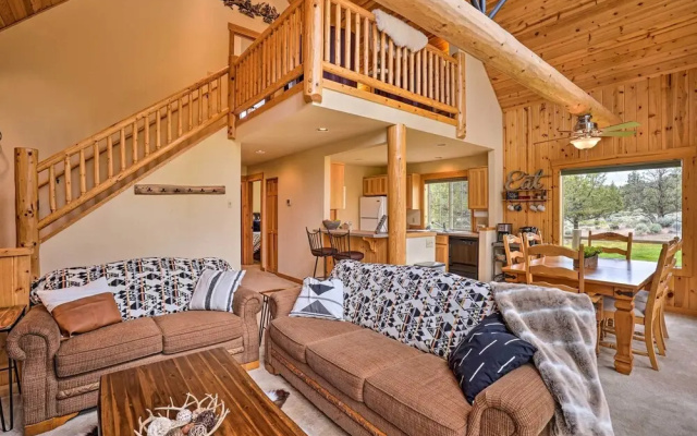 photo 2 of Eagle Crest Retreat w/ Great Wifi & Resort Access!