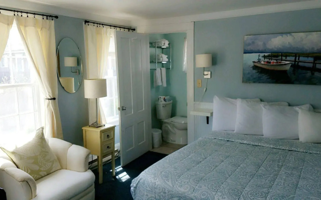 photo 4 of Eagle House Motel