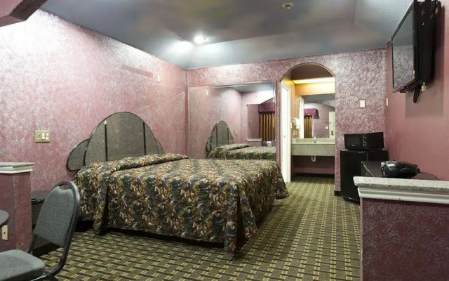photo 2 of Eagle Inn