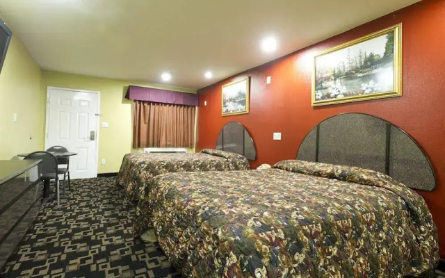 photo 4 of Eagle Inn
