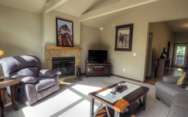 photo 3 of Eagle Pointe - 3 Br Townhouse