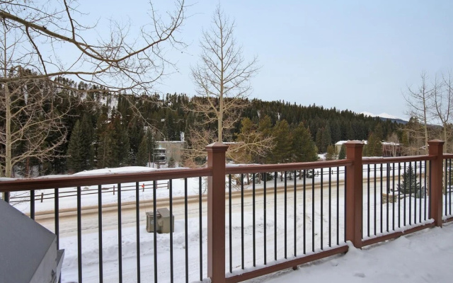 photo 5 of Eagle Ridge Escape 5 Bedroom Townhouse by RedAwning