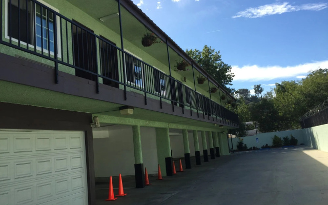 photo 3 of Eagle Rock Motel