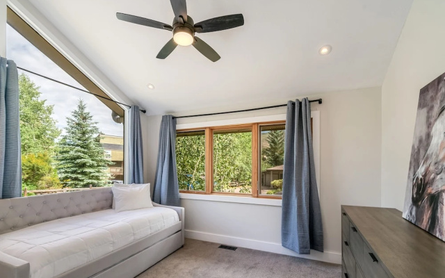 photo 3 of Eagle Vail 4BR Townhouse on Golf Course