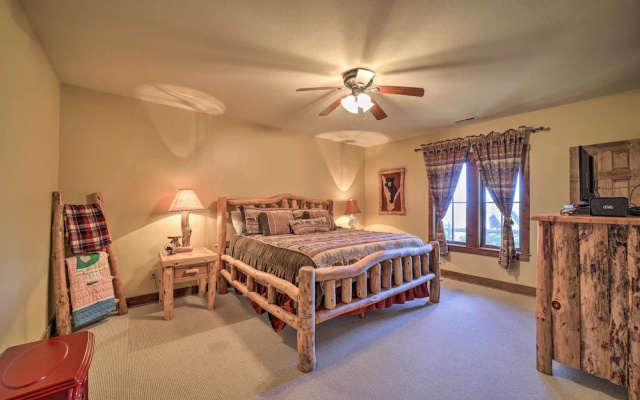 photo 2 of Luxe Lodge Near Smoky Mountains: Views & Hot Tub!