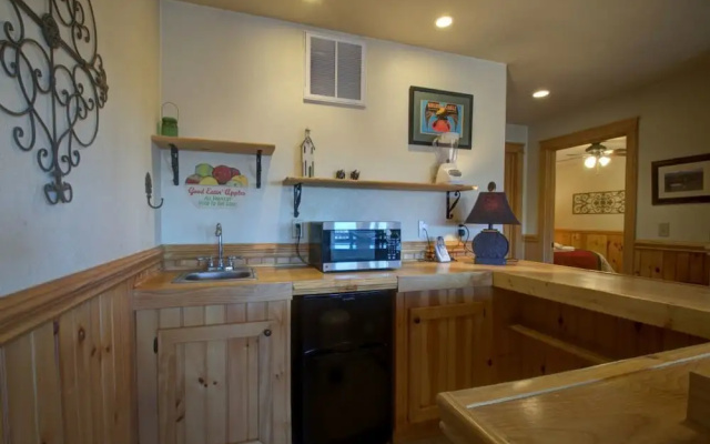 photo 3 of Eagle's Nest - 4 Br Cabin