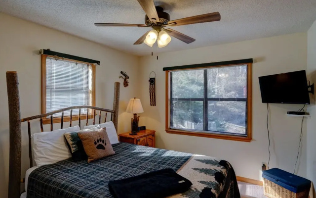 photo 2 of Eagle's Nest Hideaway