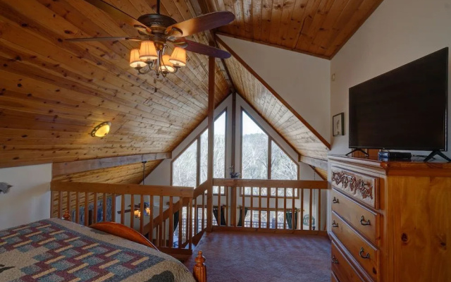 photo 4 of Eagle's Nest Hideaway