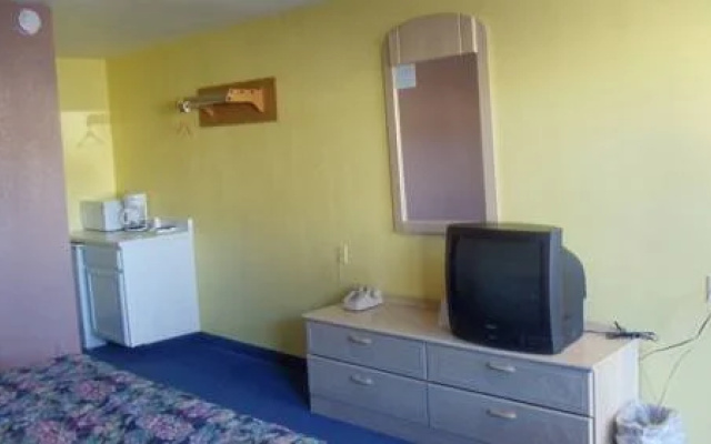 photo 3 of Eastwood Motel