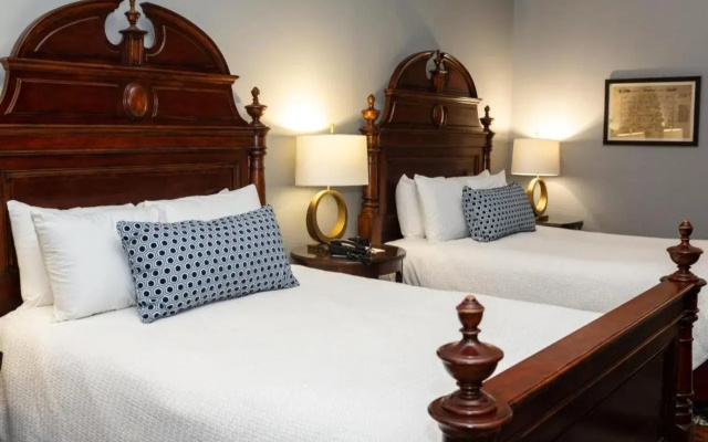 photo 3 of East Bay Inn, Historic Inns of Savannah Collection