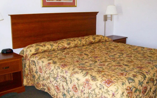 photo 2 of East Carolina Inn Greenville By Magnuson Worldwide
