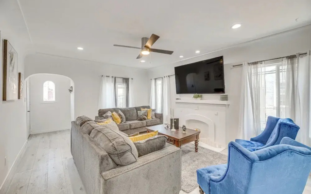 photo 2 of 2 Mi to Citadel Outlets! East LA Retreat Near I-5