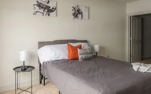 photo 3 of East Ward 2 BR Apt with WiFi by Frontdesk