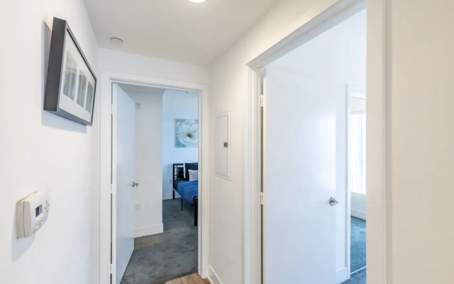 photo 4 of East West Comfort: Hollywood Walk Of Fame Apartments