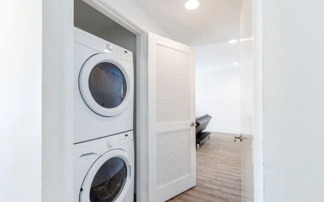 photo 5 of East West Comfort: Hollywood Walk Of Fame Apartments