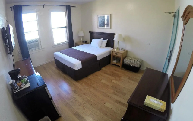 photo 4 of H Hotel
