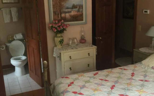 photo 4 of Eastgate Inn B&B