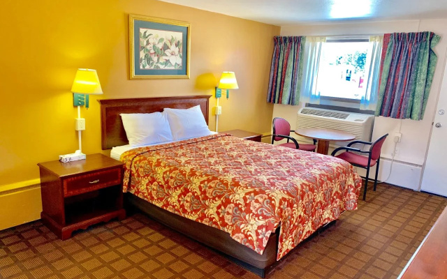 photo 2 of Eastgate Inn