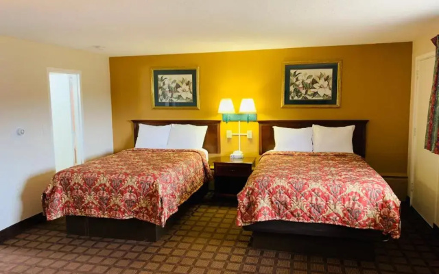 photo 4 of Eastgate Inn