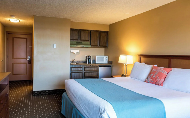 photo 4 of Ebb Tide Oceanfront Inn