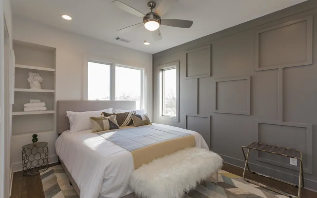 photo 4 of Ech3 - Hangout Suite on the Roof With Incredible Skyline Views!