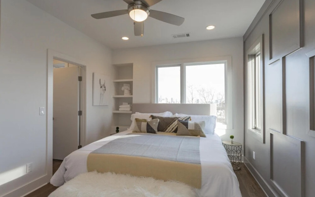 photo 5 of Ech3-4 Two Massive Homes Downtown Views & Tons of Outdoor Space! Sleeps 24!