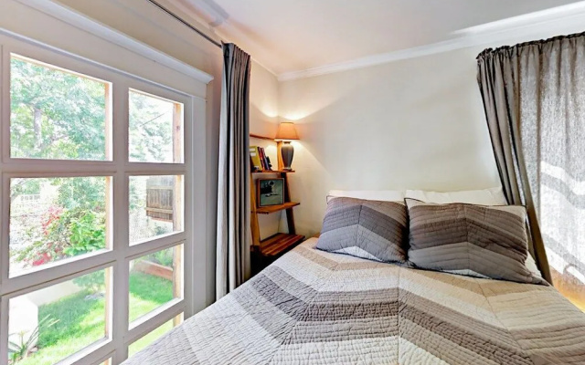 photo 2 of Echo Park House 2 Bedrooms 2 Bathrooms Home