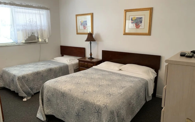 photo 5 of Echo Sails Motel