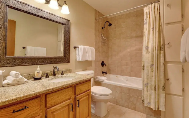 photo 5 of Eclectic Eagle-vail Condo: 2 Miles to Beaver Creek
