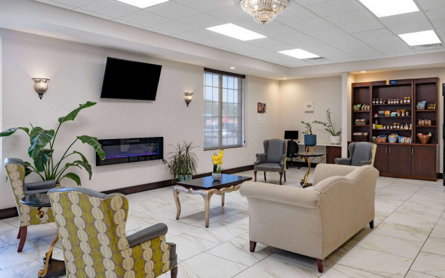 photo 2 of Days Inn and Suites by Wyndham Oxford