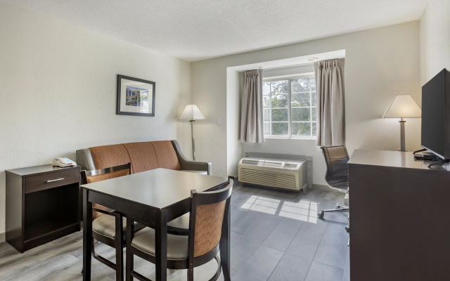 photo 3 of Greenville Pelham Inn by IHG